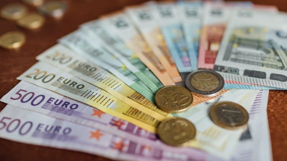 Granturi de un miliard de euro pentru IMM-uri, PFA și ONG-uri: ce ofertă are BRD pentru creditele punte