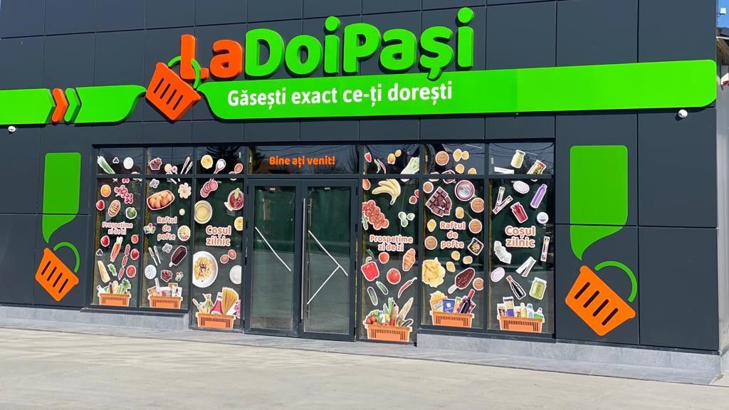 LaDoiPași deschide 100 de magazine într-o singură zi și trece de pragul de 3.000 de unități în România