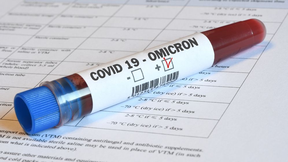 Cercetători: Vaccinurile împiedică varianta Omicron să provoace forme grave de COVID-19