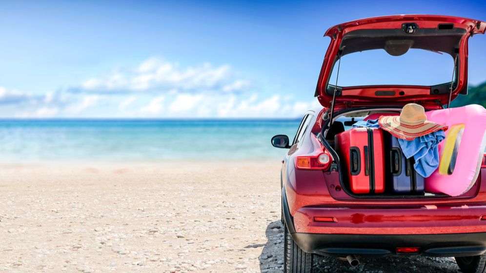 Turistul din București care și-a parcat mașina pe nisipul plajei din Saturn. Ce amendă a primit