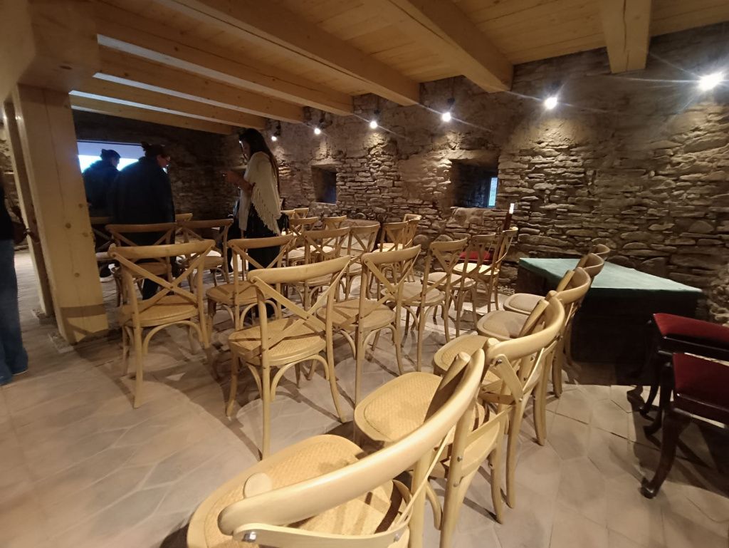 GALERIE FOTO: Magia unui castel ascuns din inima Transilvaniei. Castelul Ugron a fost uitat de lume - Imagine 19