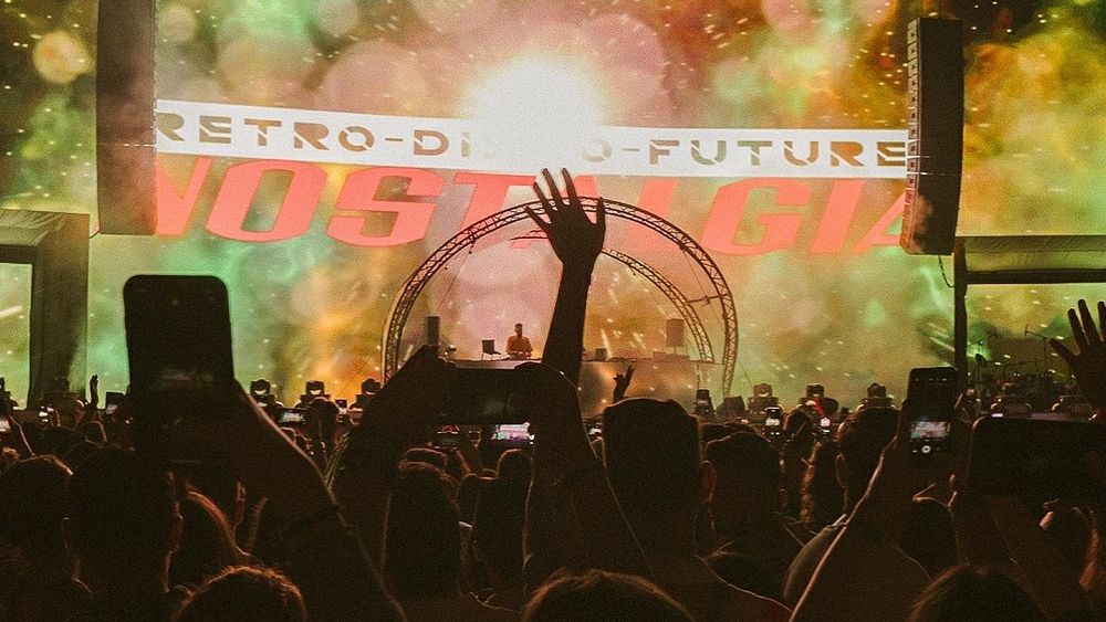 „Nostalgia” care deranjează vecinii: Ne culcăm cu zgomot, ne sculăm cu zgomot”