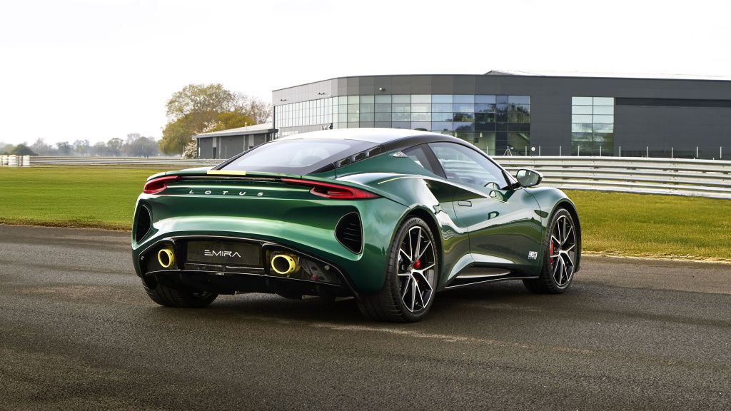 [FOTO] Lotus lansează o versiune specială a modelului Emira în cinstea lui Jim Clark - Imagine 1
