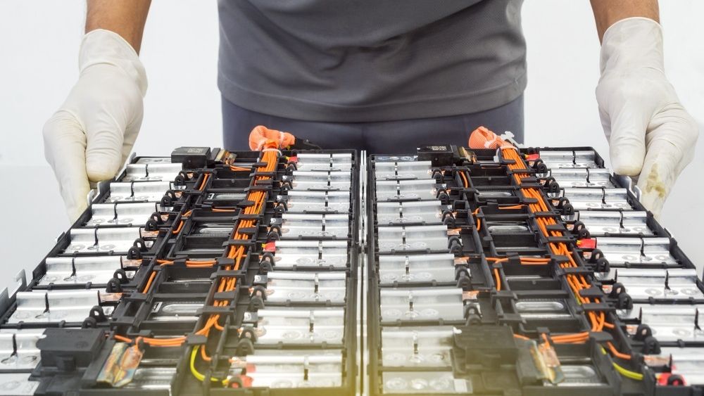 Chinezii au dat lovitura pe piața mașinilor electrice. Au creat bateria cu autonomie de 1.000 de kilometri