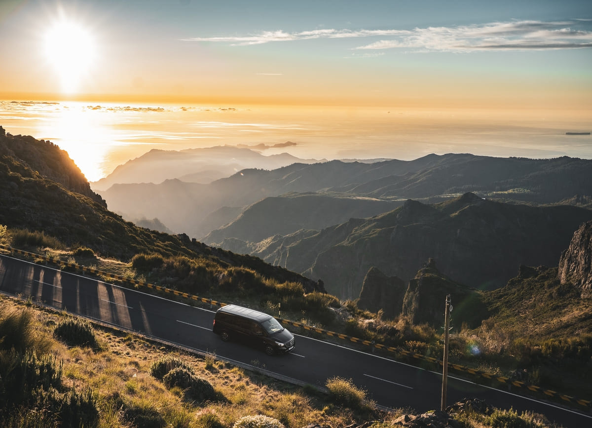 Top 5 cele mai frumoase trasee auto din Madeira: ghid practic pentru un road trip reușit