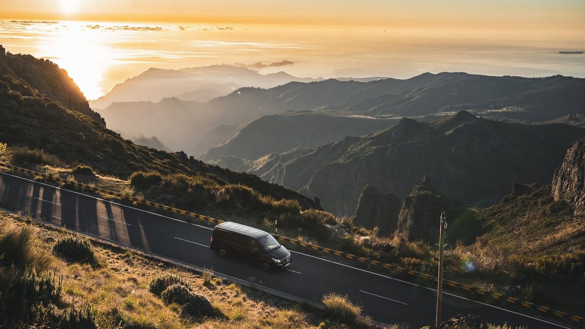 Top 5 cele mai frumoase trasee auto din Madeira: ghid practic pentru un road trip reușit