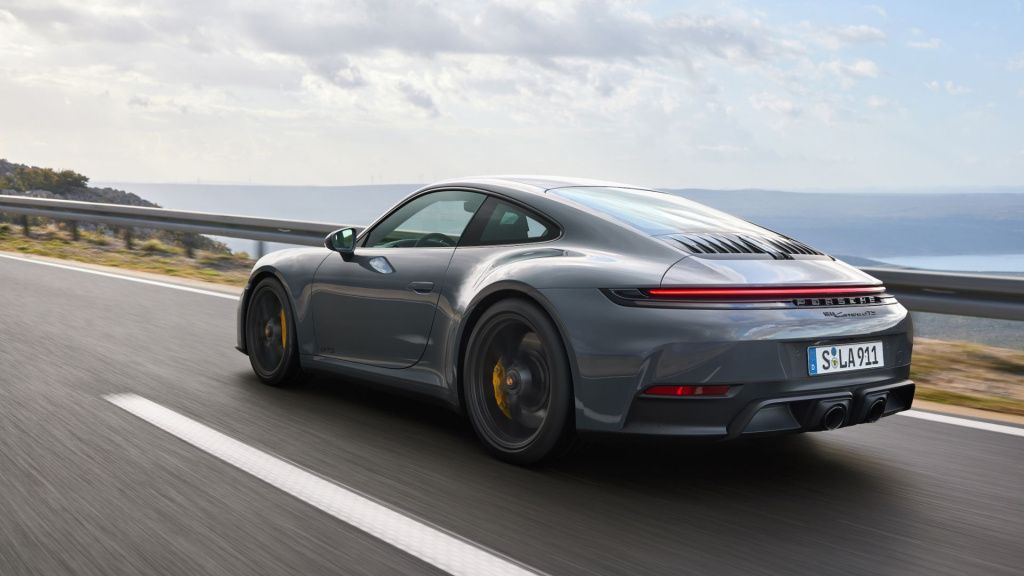 GALERIE FOTO | Porsche a prezentat primul 911 cu motor cu tehnologie hibridă - Imagine 21