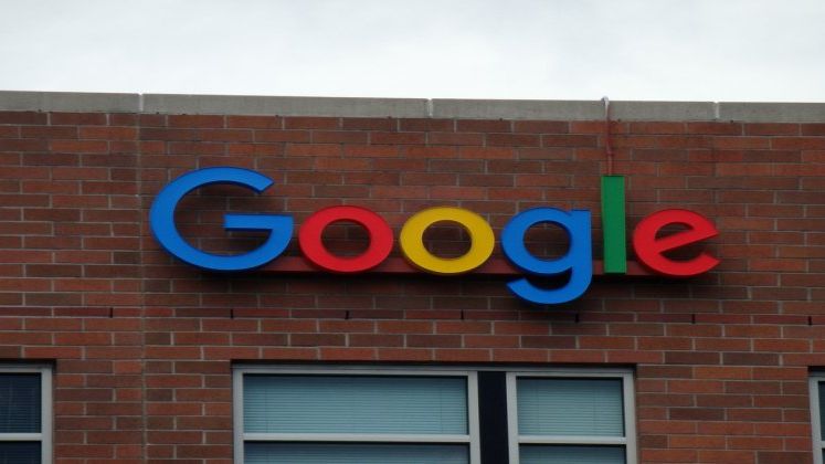 Google face un bine planetei: din 2017 va folosi doar energie regenerabila
