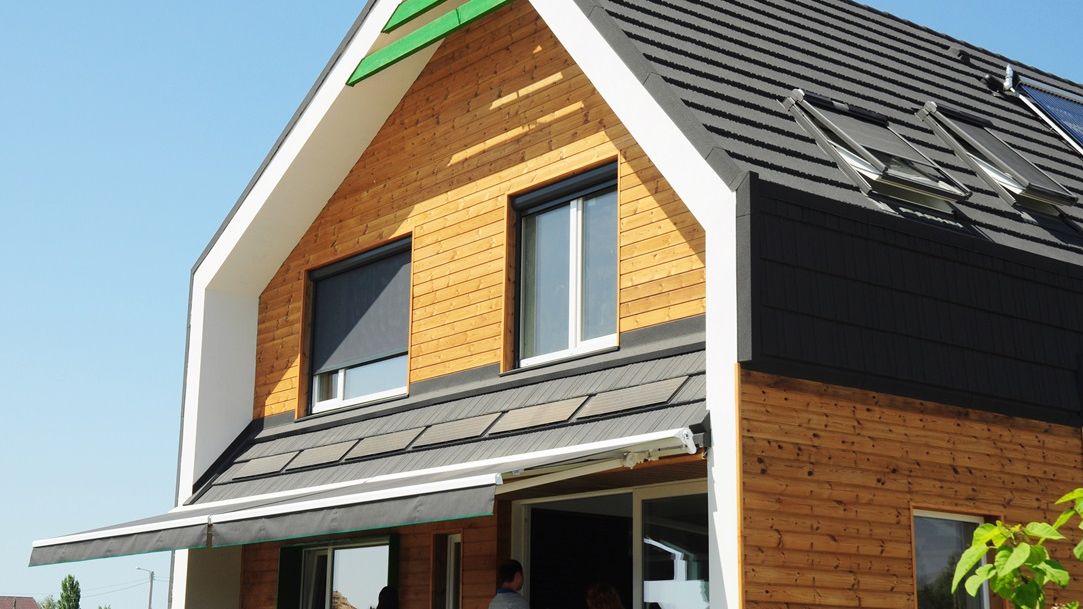 Eficiență energetică. Studiu Somfy: 73% dintre proprietarii de locuințe raportează facturi de energie mai mici după instalarea sistemelor de umbrire automatizate