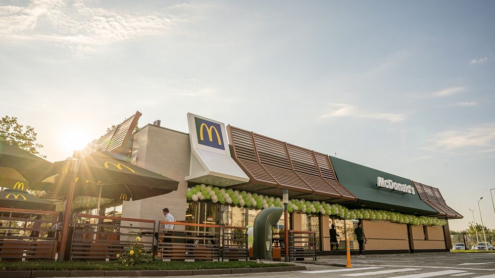 McDonald’s recrutează peste 1000 de angajați în 27 de orașe din țară