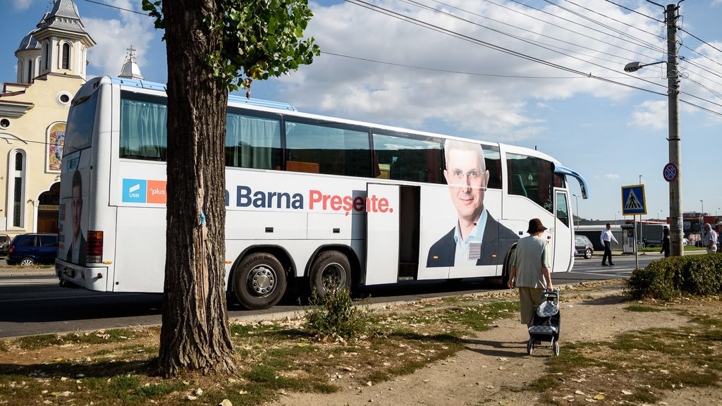 Masinile acoperite cu mesaje electorale si imaginile candidatilor, interzise in campanie