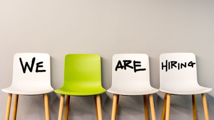 Peste 20.000 de locuri de munca disponibile, cele mai multe in Bucuresti, Arad si Sibiu