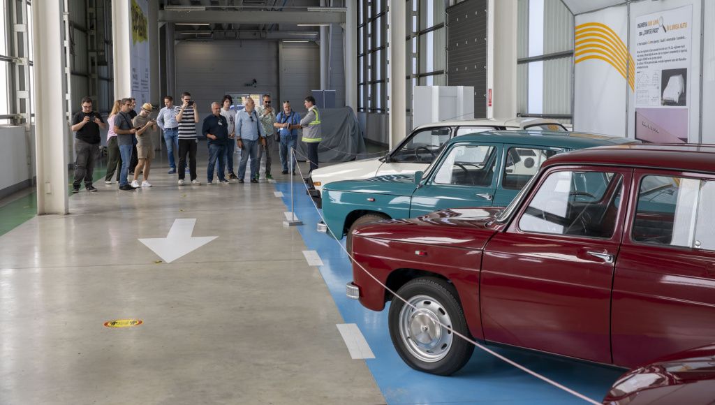 [FOTO] Colecția Dacia de care puțini știu: Cum arată "žmuzeul" de la Titu - Imagine 4