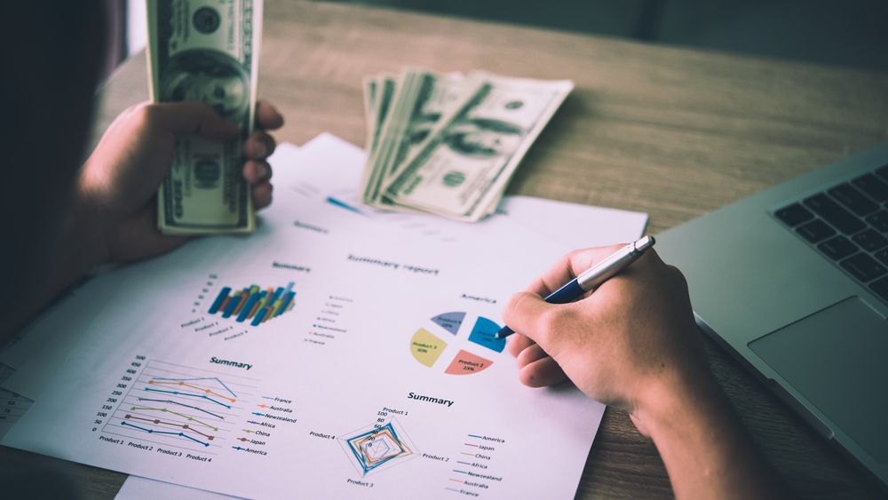 Cum sa construiesti un business reusit: sfaturi de la antreprenori romani de succes