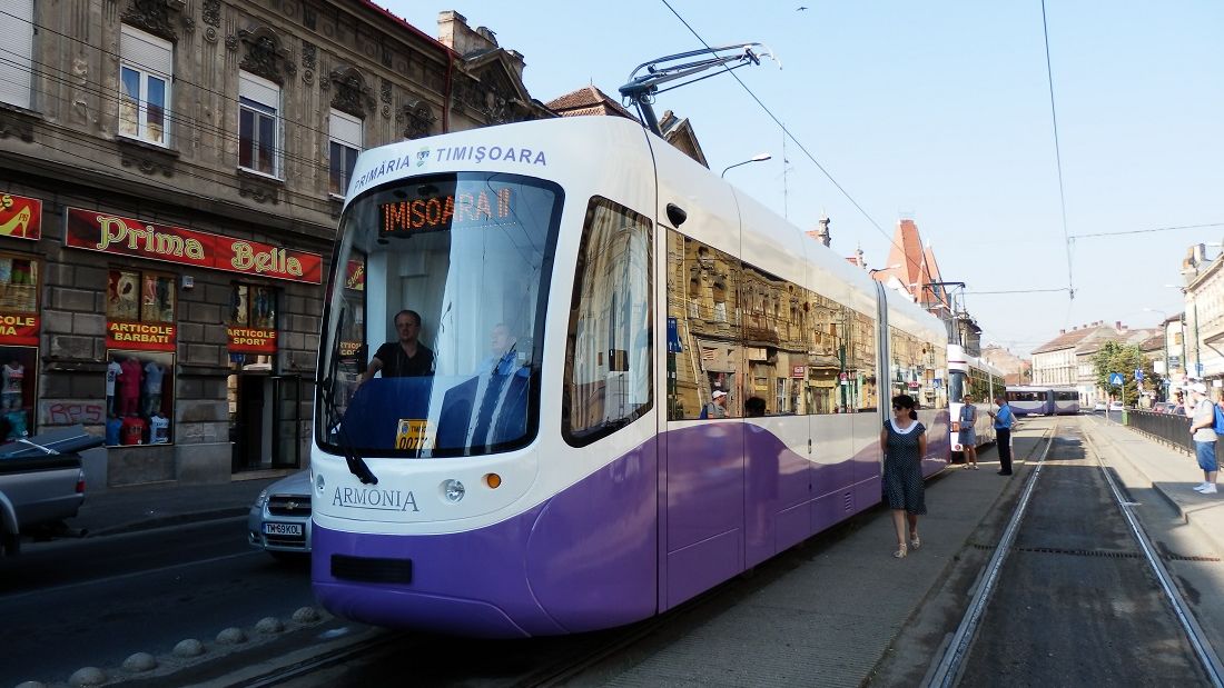 Romanii care repara trenurile din Gabon si vand tramvaie in Timisoara: Electroputere VFU Pascani