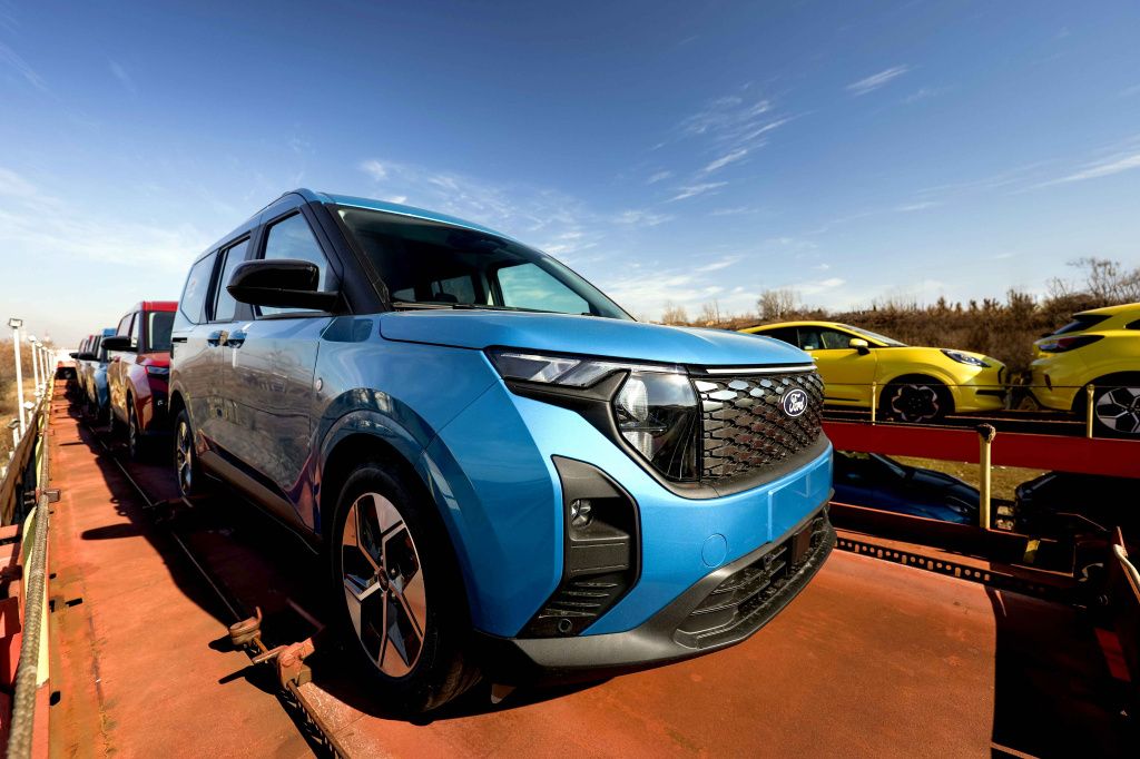 GALERIE FOTO | Ford Puma Gen-E, prima electrică făcută în România, a intrat în producție - Imagine 8