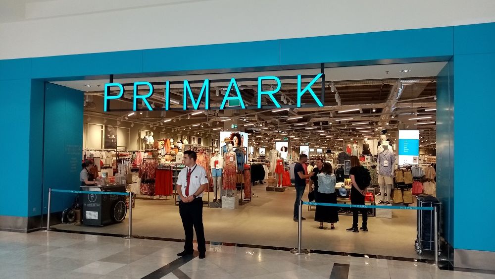 [FOTO] Cum arată Primark din AFI Cotroceni. Cu ce oferte își așteaptă clienții cel de al doilea magazin al companiei
