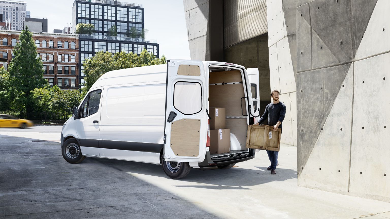 Afaceri în post-pandemie|Schema de sprijin a Mercedes-Benz Vans România pentru antreprenorii din HoReCa, Retail sau Servicii