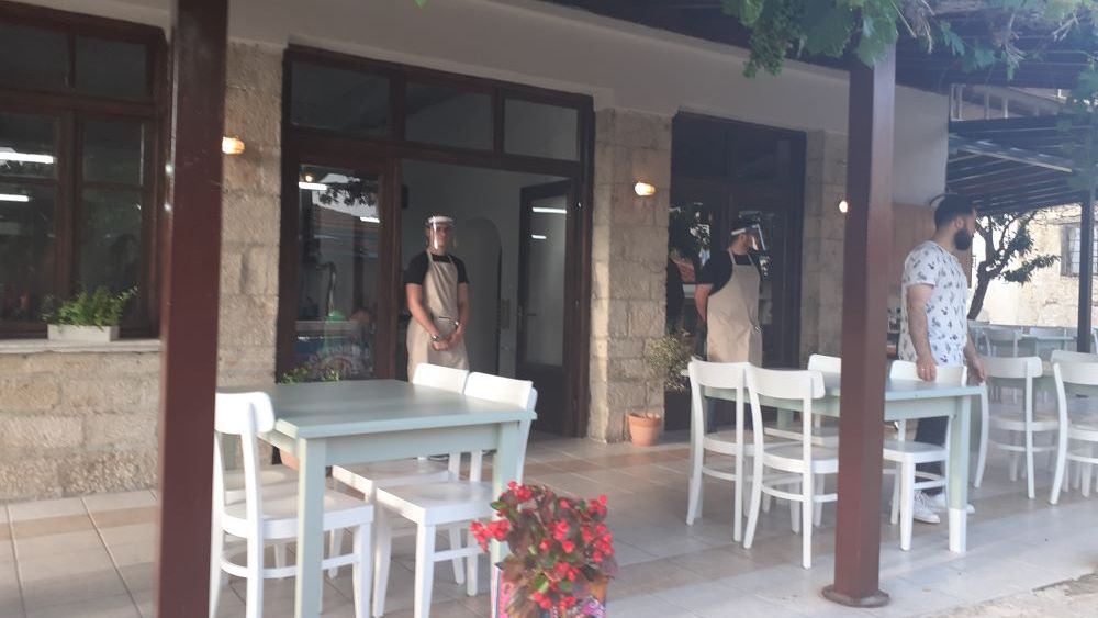 FOTO-VIDEO REPORTAJ | Cum arată tavernele din Grecia