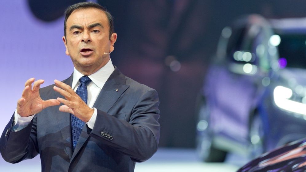 Carlos Ghosn vrea să-și vândă toate acțiunile pe care le deține la Renault