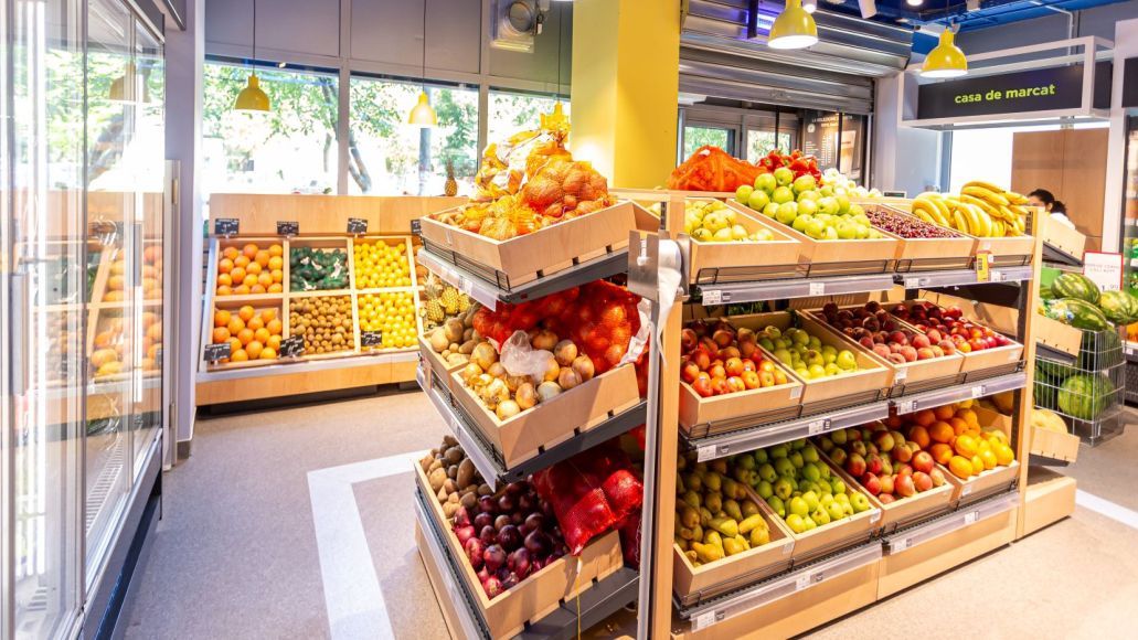 Mega Image ridica miza pe proaspat: A readus la viata vechiul aprozar sub conceptul Fresh Bazar