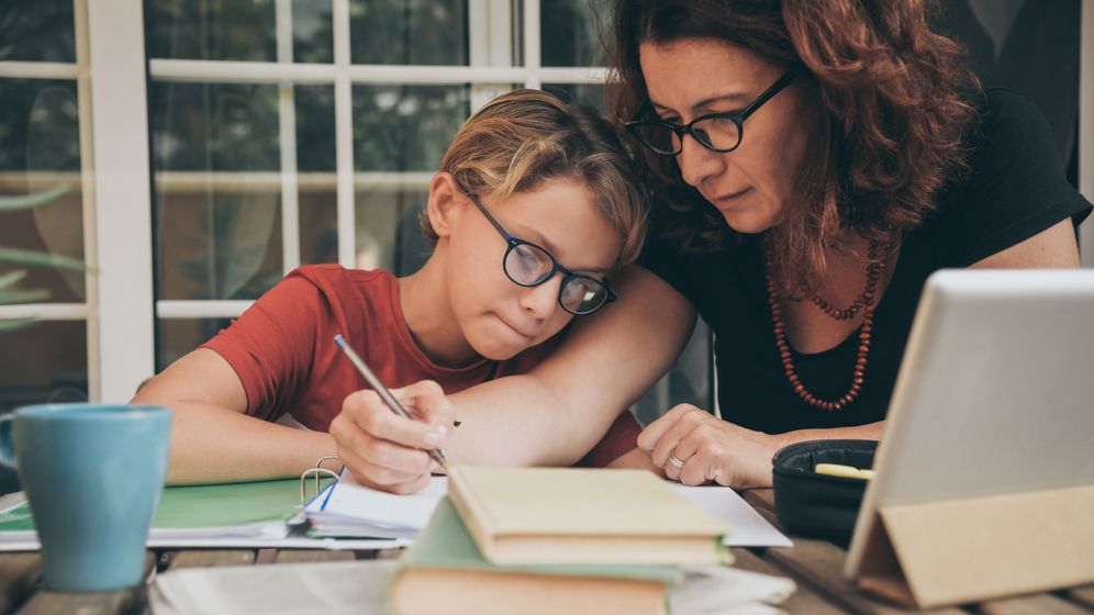 Studiu: Doar 8% dintre părinți vor școală online pentru copiii lor anul acesta. Ceilalți nu exclud complet cursurile de la distanță, dar se tem de lacune în educație