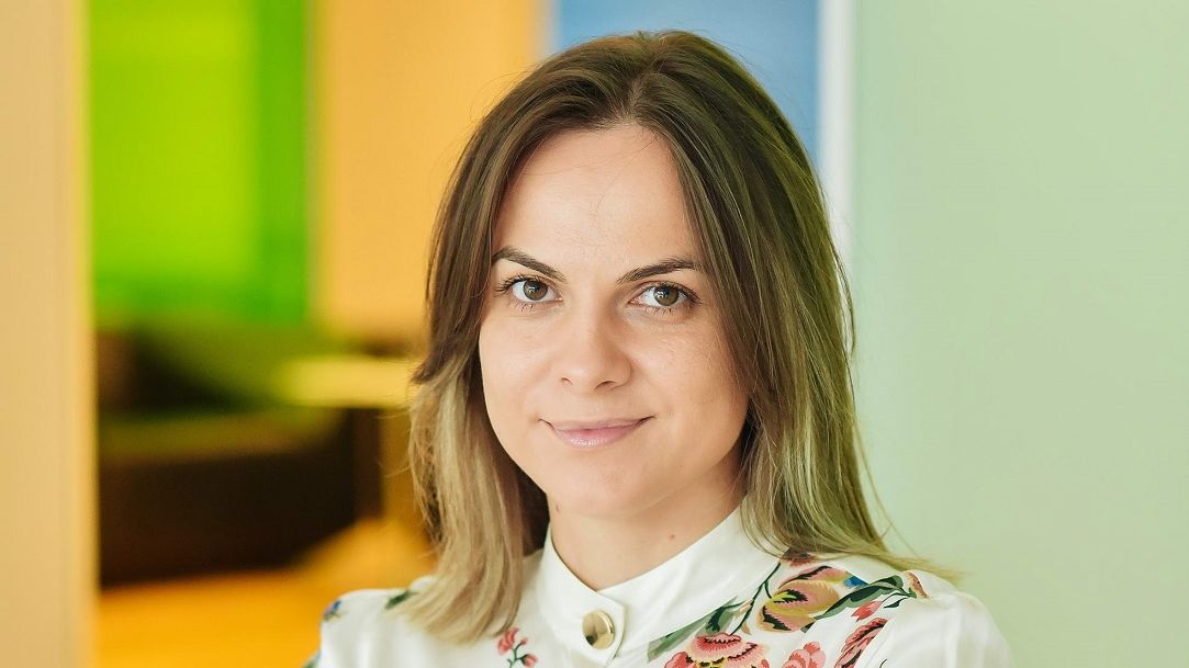 Studiu Deloitte: Prețul produsului devine mai important pentru cumpărători decât marca. Forța de muncă, inflația și schimbarea comportamentului consumatorilor, provocările anului 2023 pentru comercianți