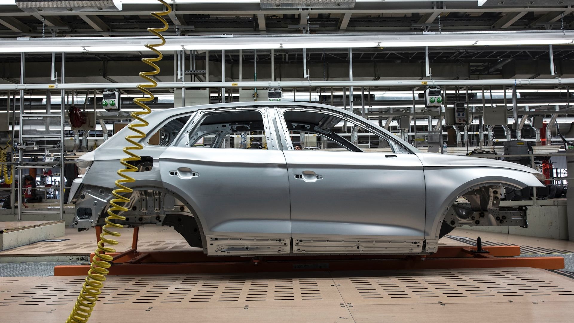 Producția de autoturisme din Europa ar putea scădea cu 40% din cauza crizei energiei