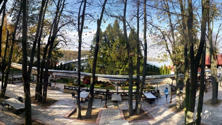 Review George Butunoiu: Marea gradina de pe marele lac