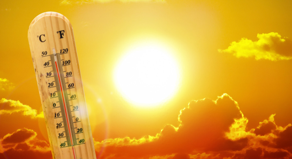 3 județe, sub Cod roșu de caniculă până luni dimineață. Specialiștii explică cum ne protejăm de căldura extremă