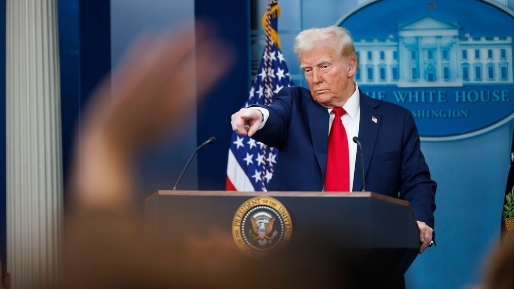 Ce arată mesajele despre planurile de război dezvăluite din greșeală de administrația Trump: Divergențe și nepăsare privind informații clasificate