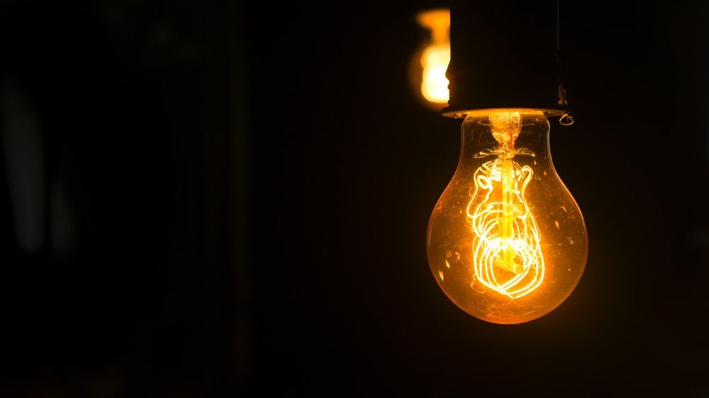 Cu cât se scumpește energia electrică de la 1 ianuarie 2021