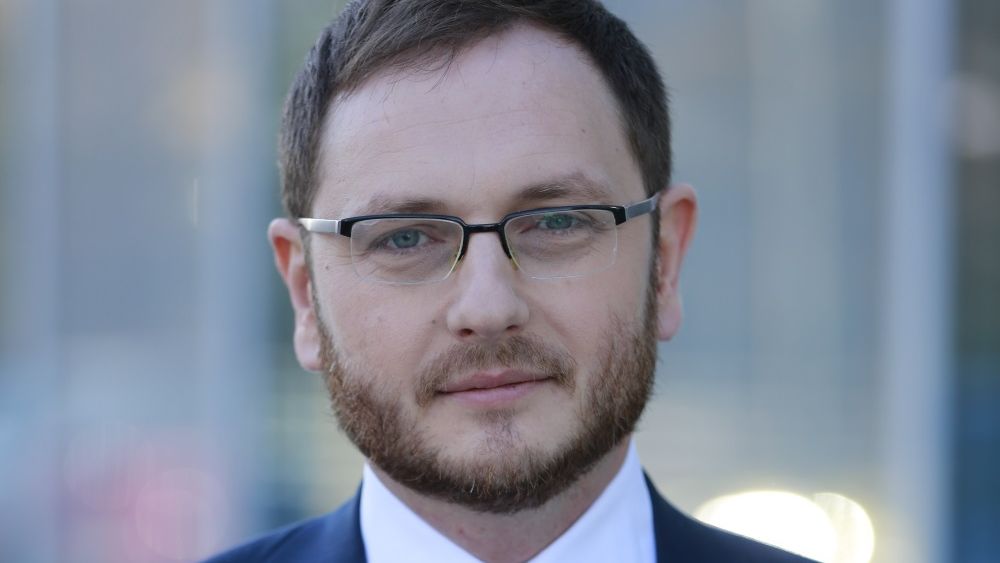 Ce avocati au asistat Ministerul Finantelor Publice la operatiunea de preschimbare a titlurilor de stat in dolari