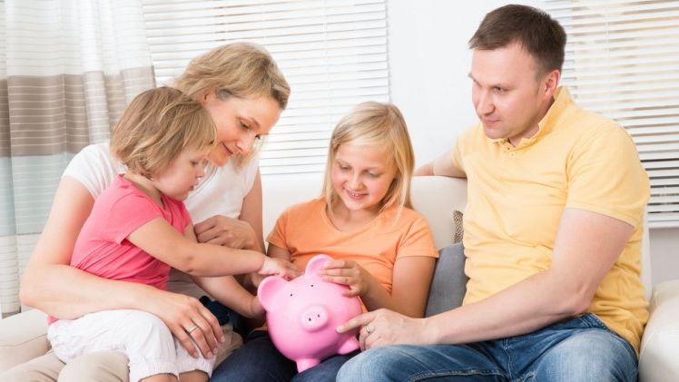 7 sfaturi pentru parintii care vor sa isi invete copiii cum sa faca economii