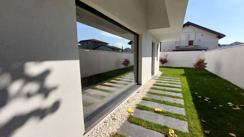 Cum arată o vilă nouă de peste jumătate de milion de euro din zona Pipera - Imagine 24