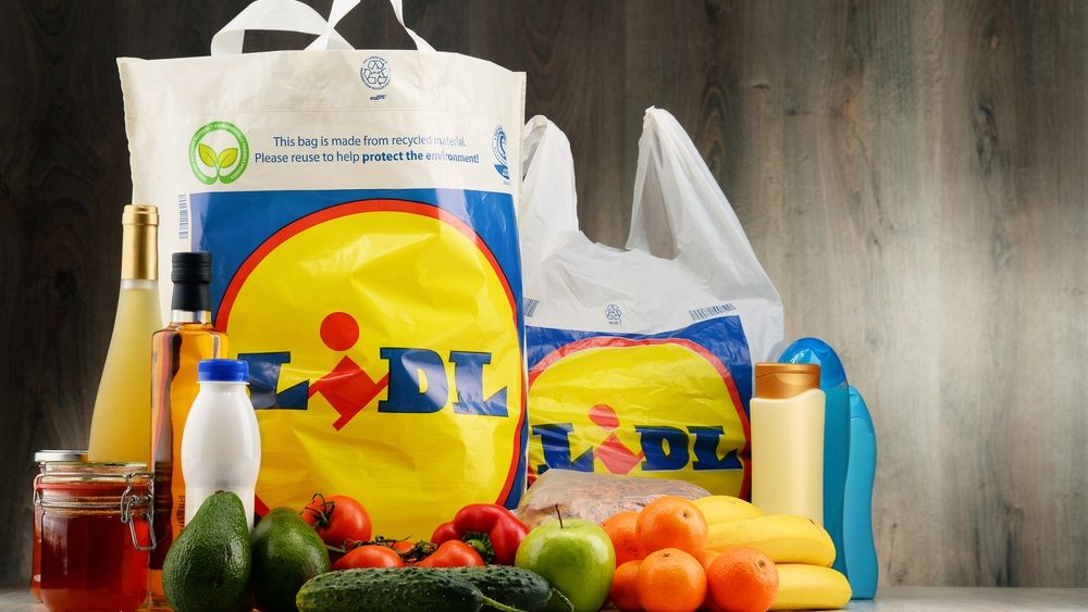 Lidl promite că nu scumpește produsele de bază în prima lună după majorarea TVA