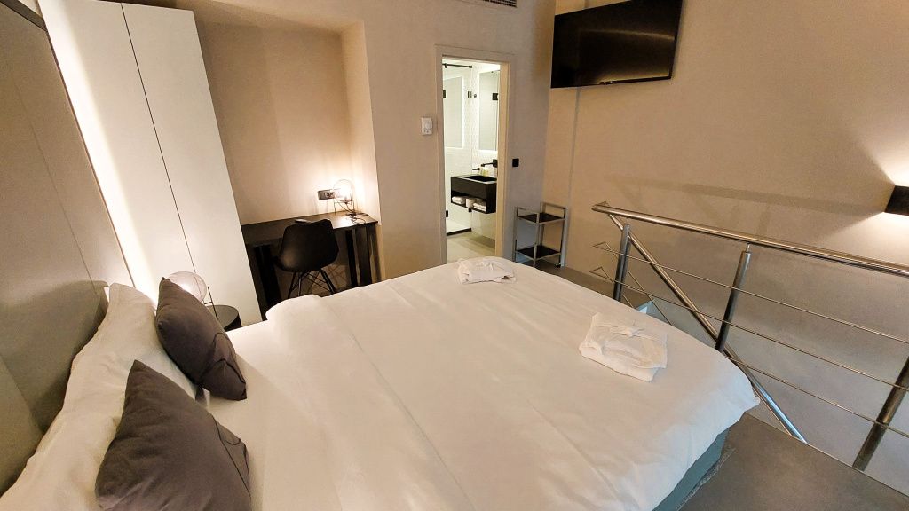 GALERIE FOTO | Cum arată apartamentele milionarei Anja Graf din centrul Capitalei - Imagine 19