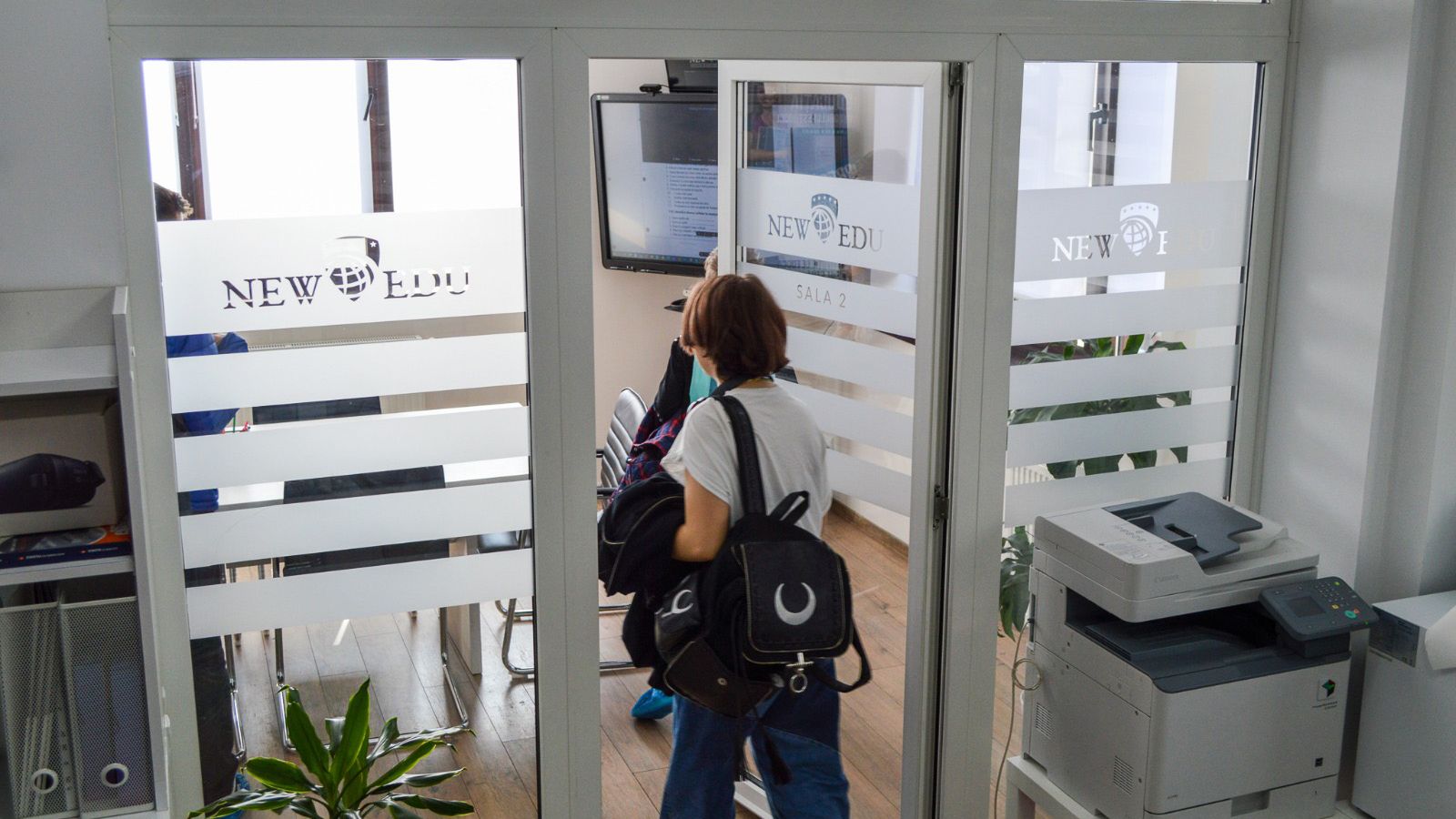 NEW EDU a devenit standardul de excelență în pregătirea suplimentară oferind rezultate măsurabile, metodă unică și sprijin școlar authentic