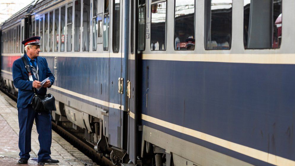 CFR anunță schimbări pentru călători: trenurile Oradea - Timișoara circulă parțial cu transbordare auto