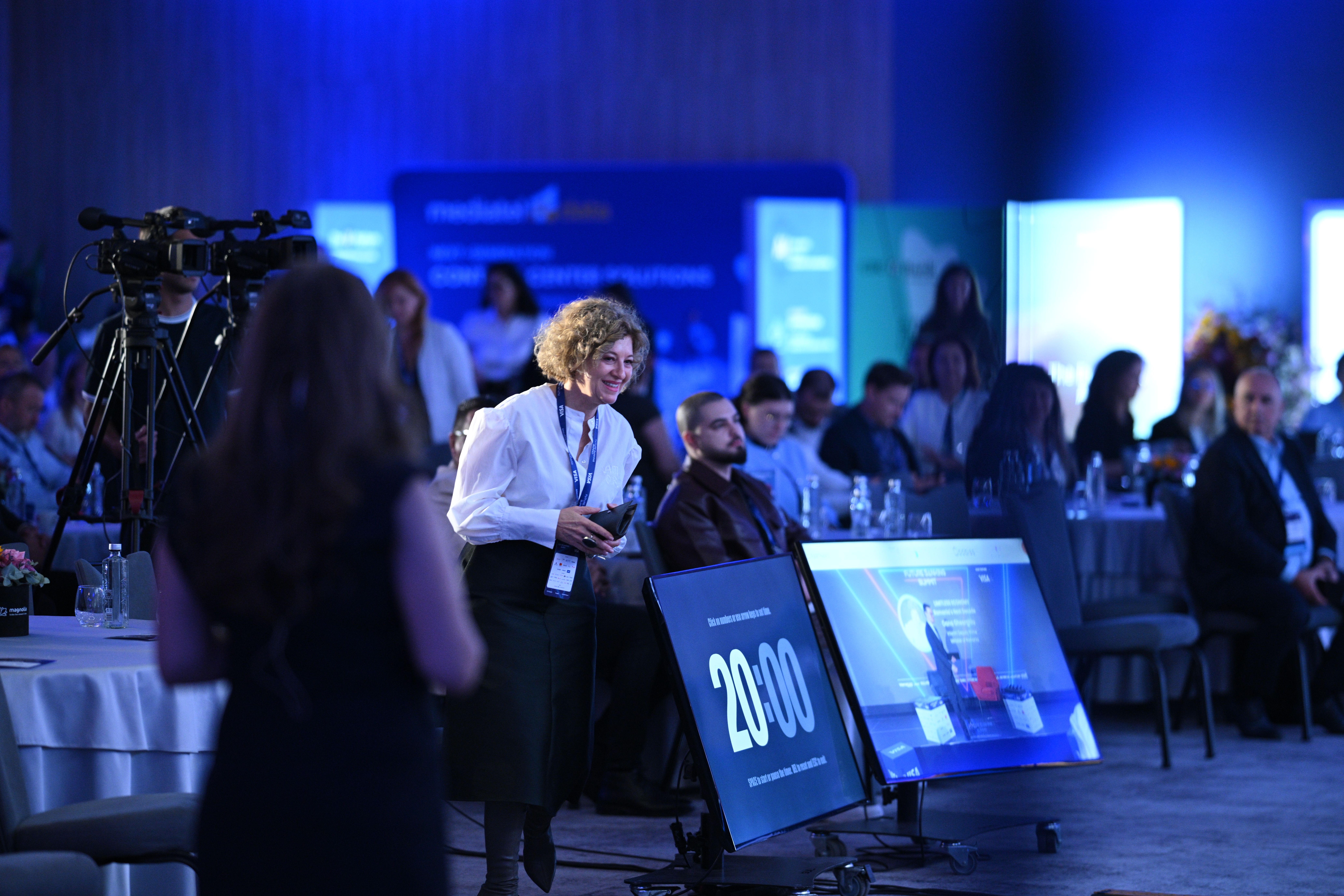 Oana Gheorghiu, despre România dincolo de proceduri și birocrație: Am plângere la DNA pentru că am trimis emailuri. Performanța la stat nu este stimulată - Poza 2