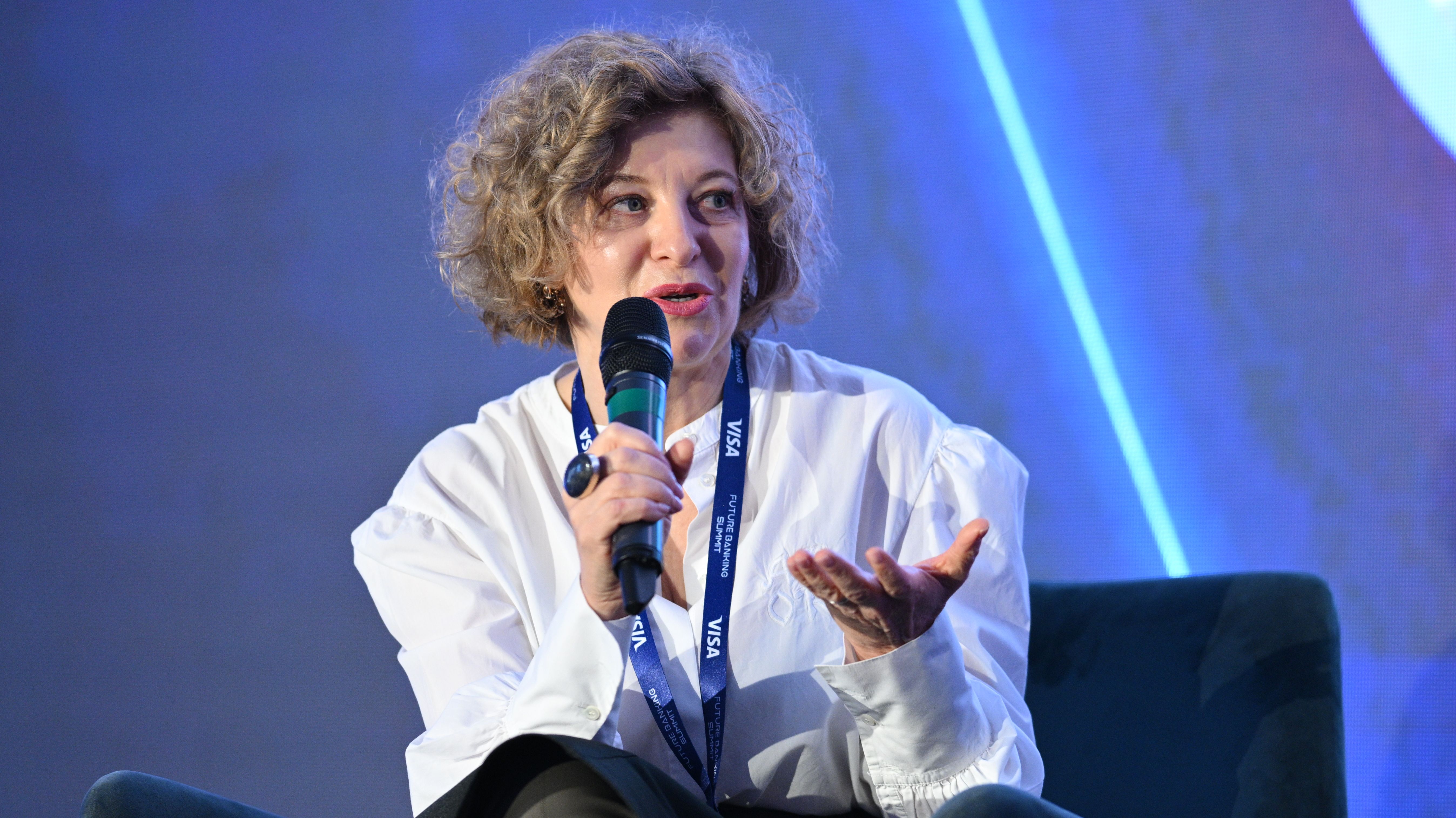 Oana Gheorghiu, despre România dincolo de proceduri și birocrație: Am plângere la DNA pentru că am trimis emailuri. Performanța la stat nu este stimulată