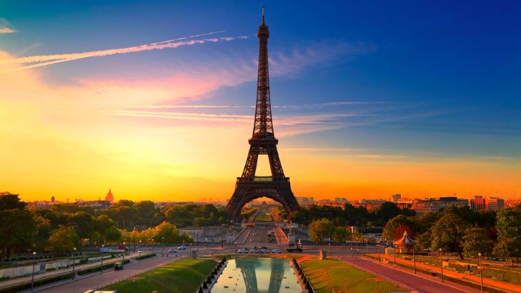 Corespondenta de la Paris: Cand atentatul pluteste in aer
