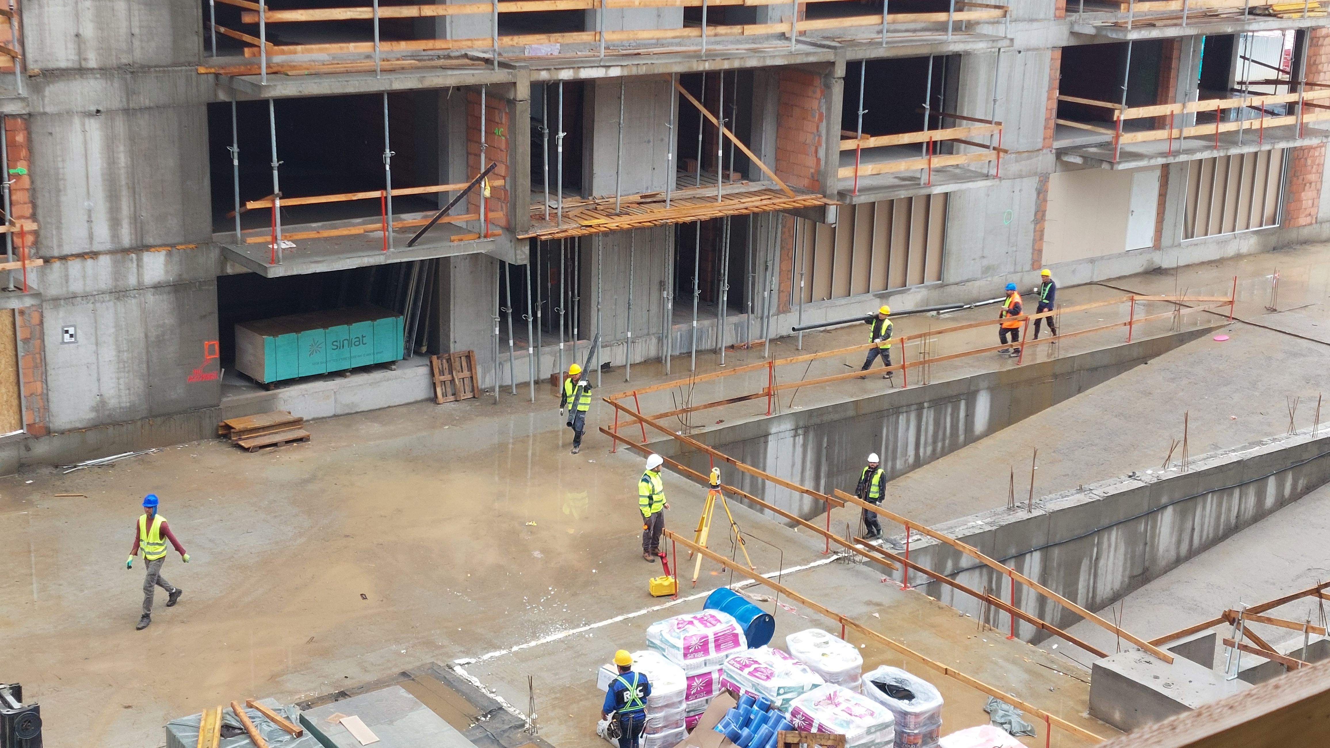 GALERIE FOTO | Pe șantierul proiectului imobiliar care aduce și apartamente cu 2 camere și jumătate