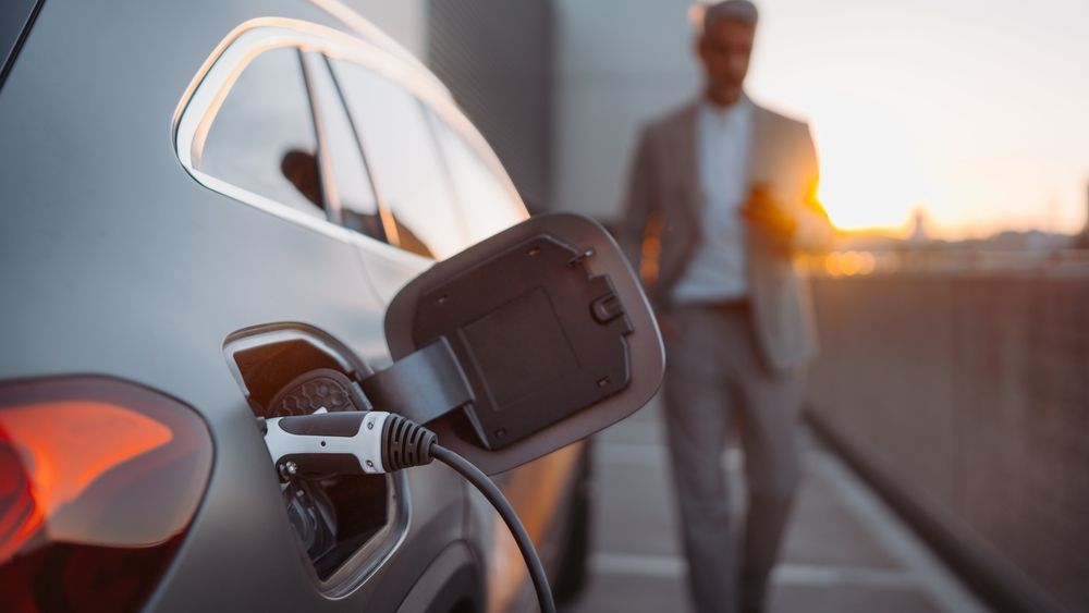 Studiu: Mașinile hibride cu plug-in, de cinci ori mai poluante decât sugerează cifrele oficiale