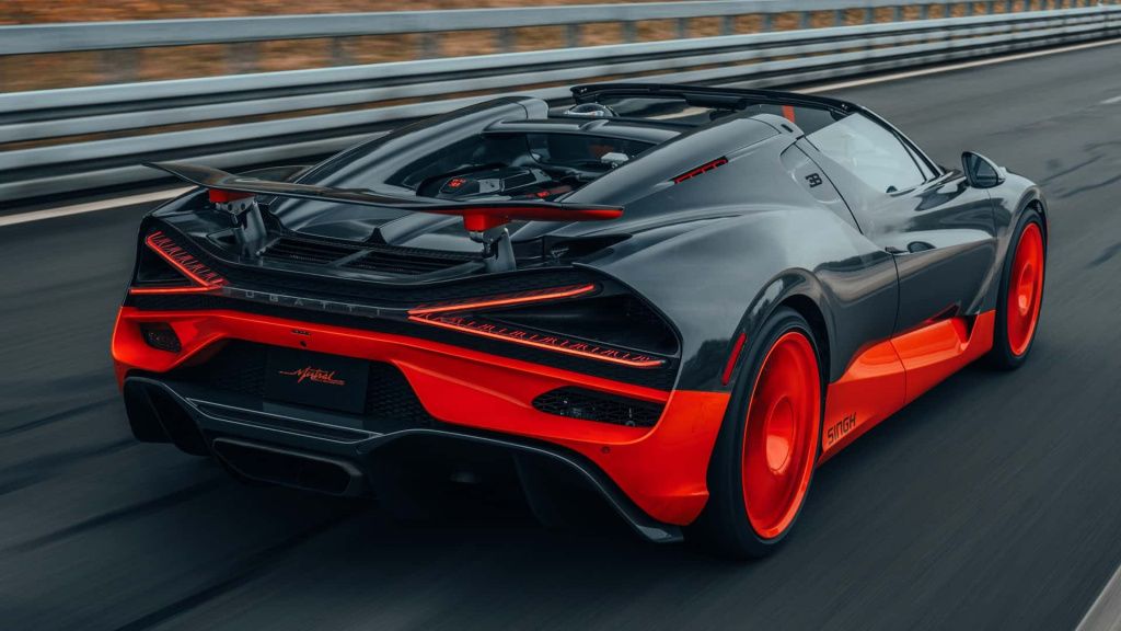 GALERIE FOTO | Bugatti a zdrobit recordul de viteză pentru o mașină decapotabilă - Imagine 3