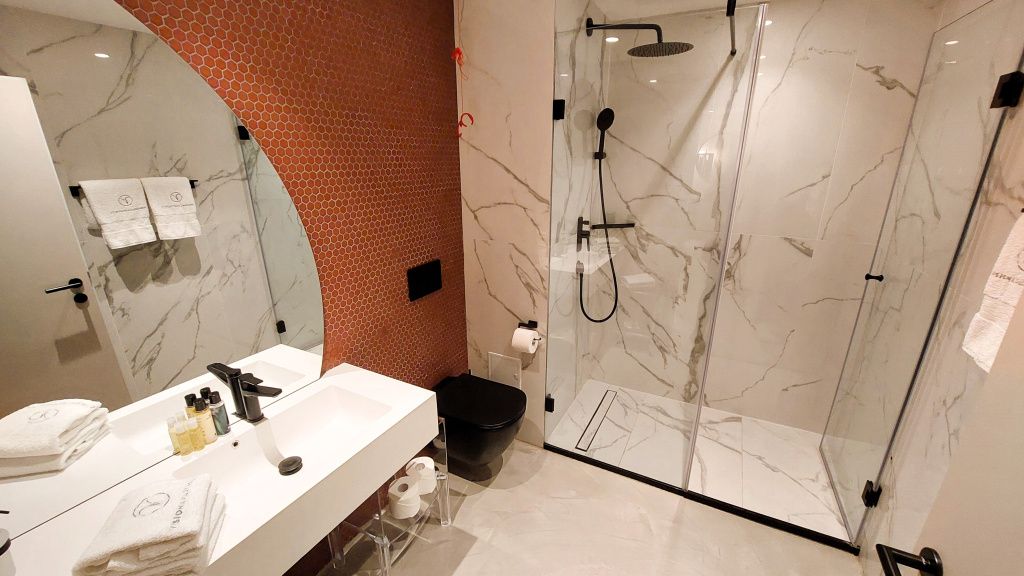 GALERIE FOTO | Cum arată apartamentele milionarei Anja Graf din centrul Capitalei - Imagine 66