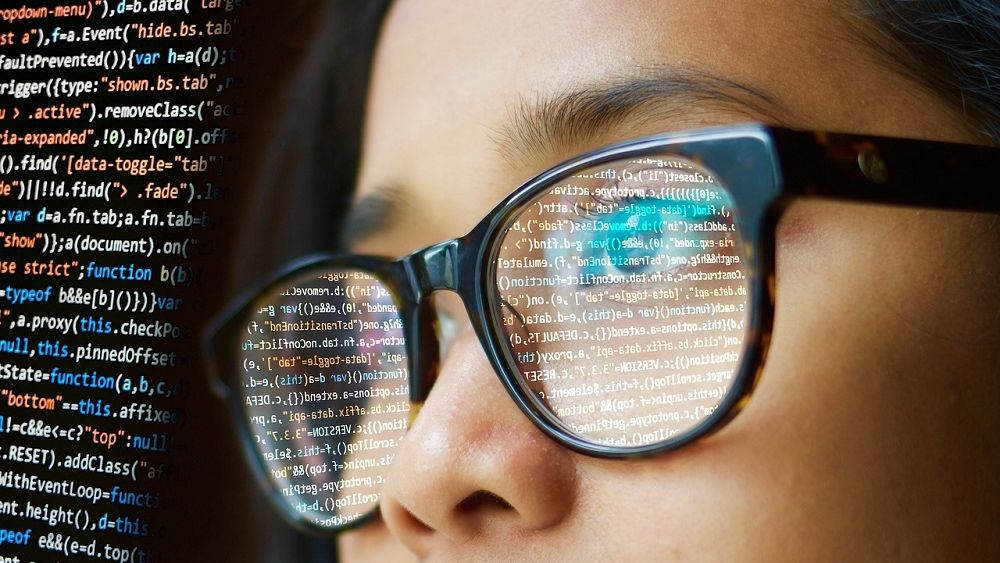 Liceenii caută meserii bănoase: Domeniul IT, preferatul tinerilor români pentru o viitoare carieră