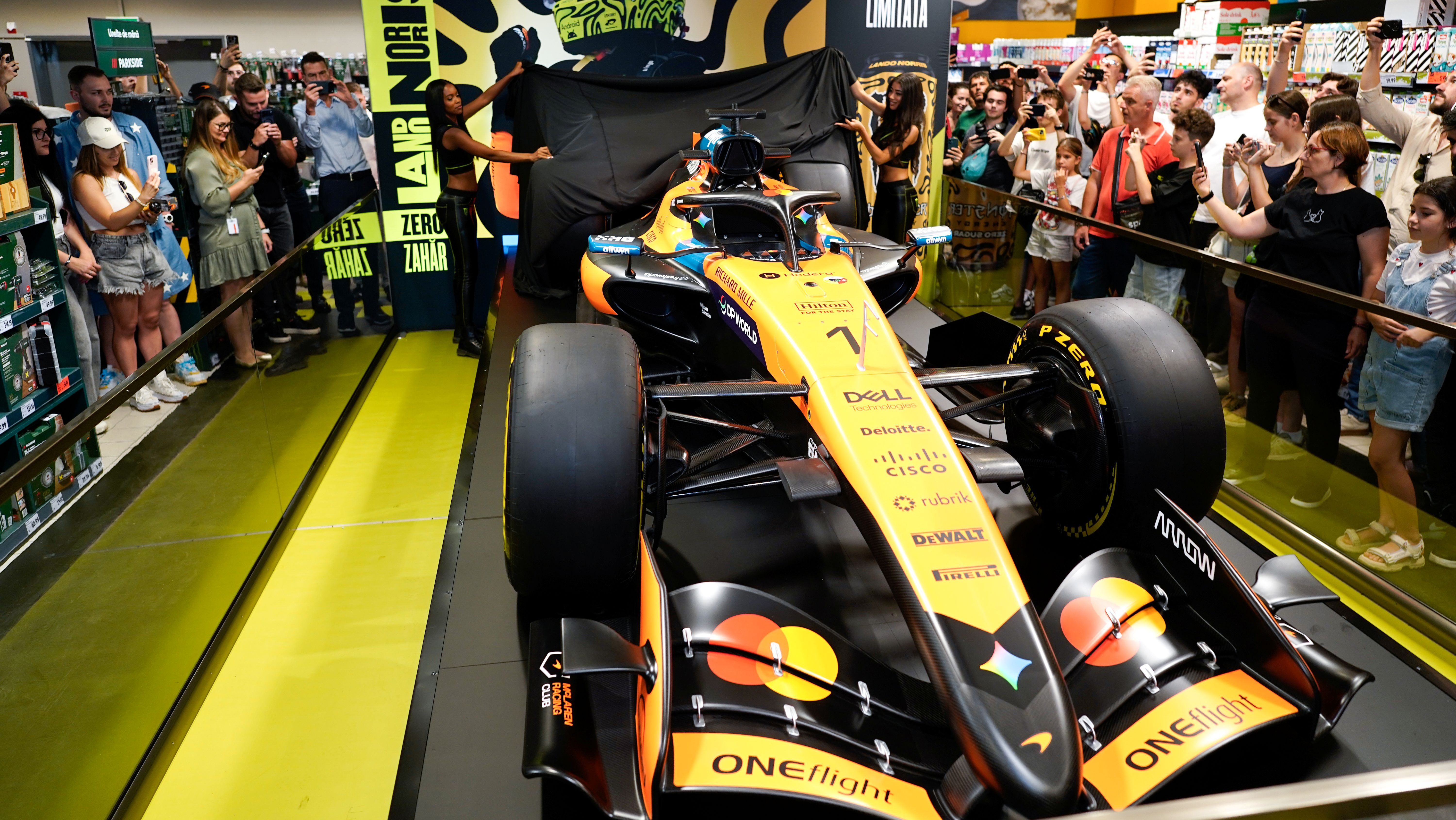Monopostul McLaren de Formula 1 a lui Lando Norris, expus în Capitală. Unde poate fi văzut