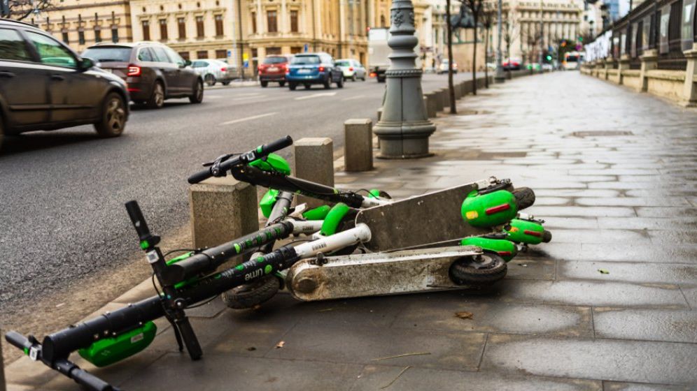 Vela: Au fost inregistrate aproape 200 de accidente rutiere cu trotinete electrice