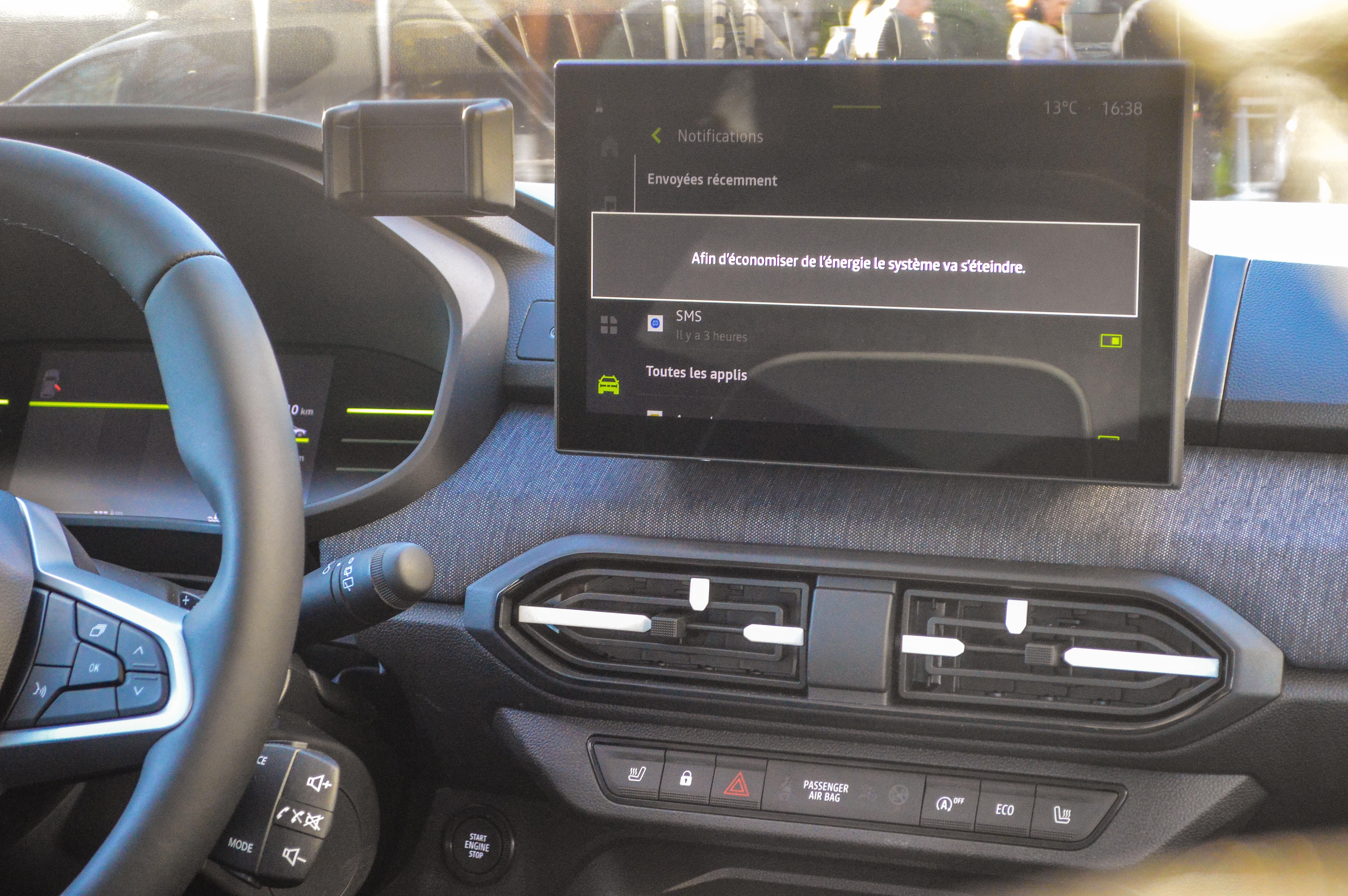 FOTO | Prim contact cu Dacia Sandero Stepway 2026. Care sunt argumentele celei mai populare mașini din Europa - Poza 28